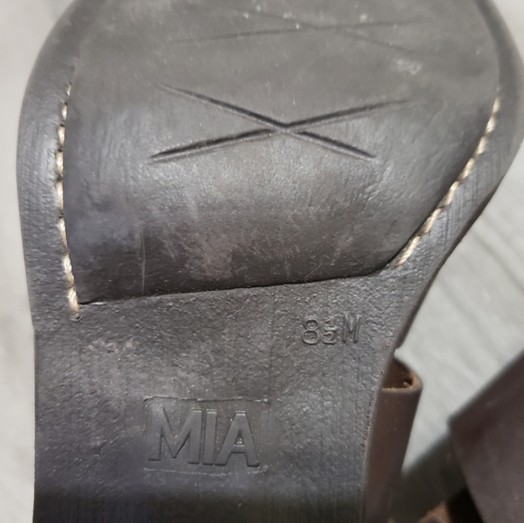 MIA brown leather open toe block heel sandals - Picture 11 of 16